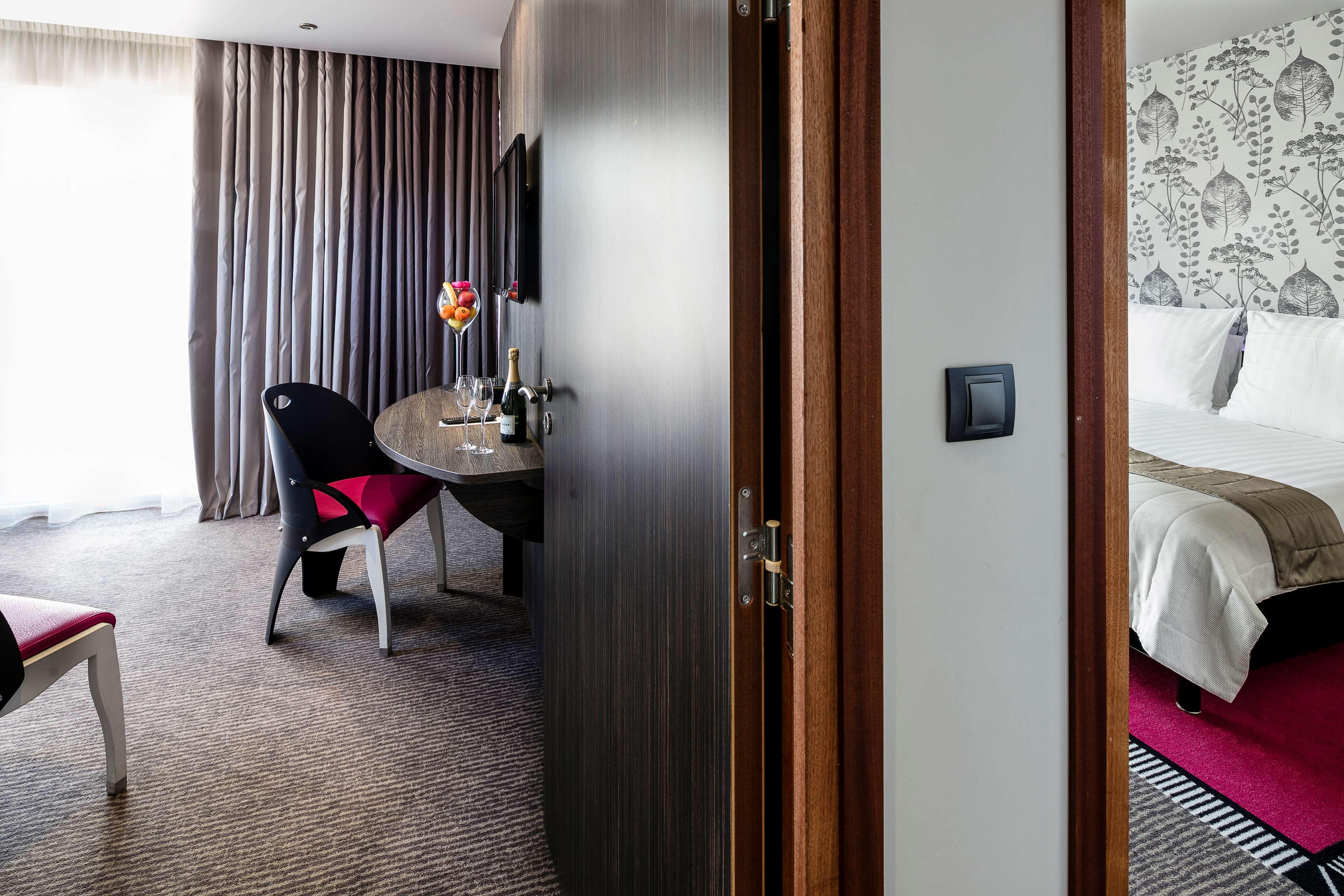 Best Western Premier Le Patio Des Artistes Wellness Jacuzzi Cannes Luaran gambar